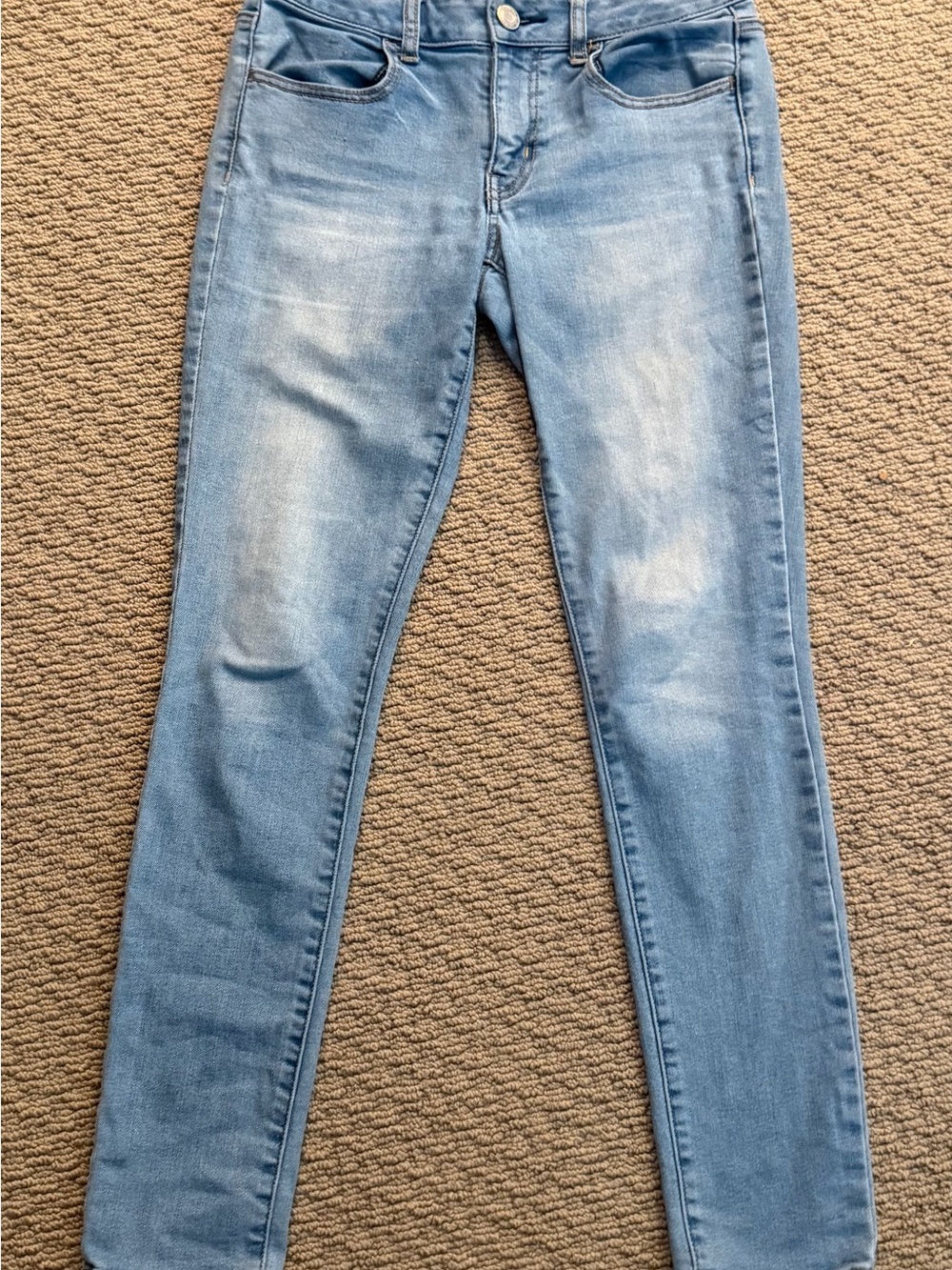 American Eagle Women’s Light Blue skinny jeans size 6 *Read description